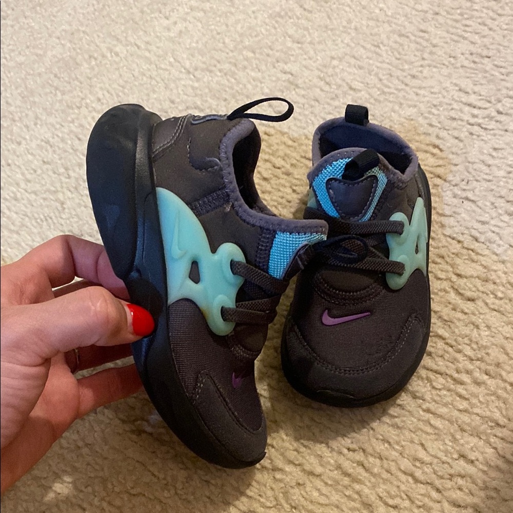 Toddler Nike Preato Black turquoise and Purple Sneakers💙💜